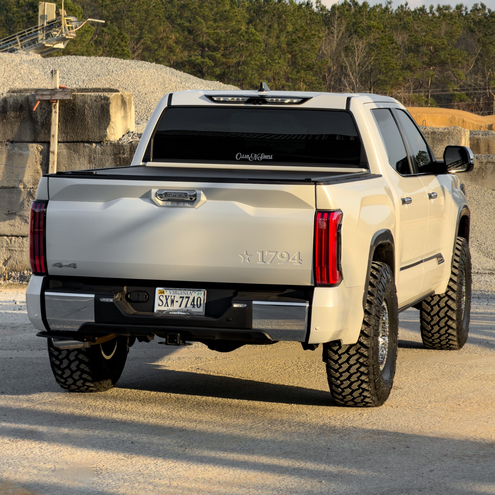 Horizontal Clean N' Simple